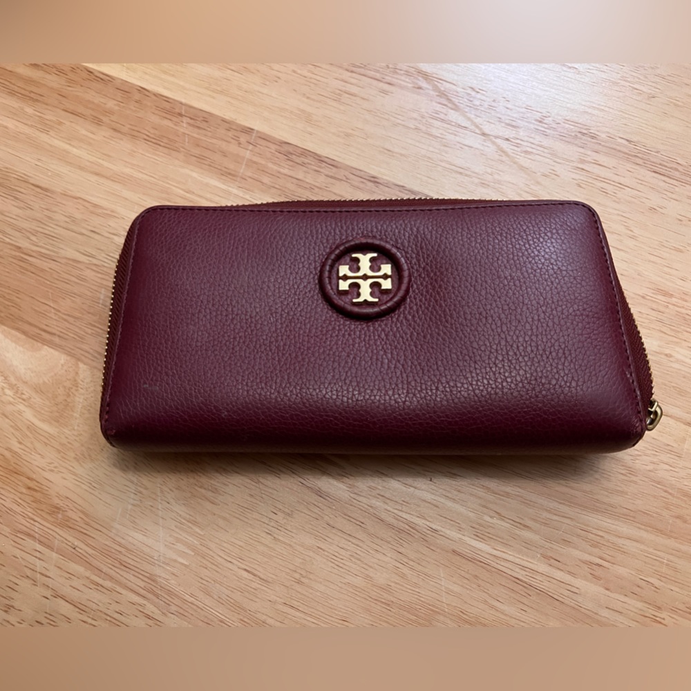 Tory Burch wallet